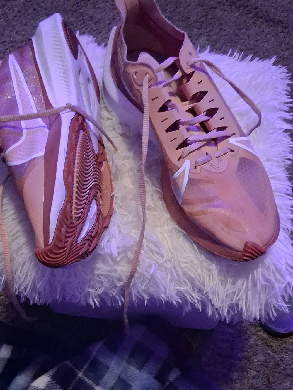Nike Womens Athletic Running Sneakers in Dusty Pink